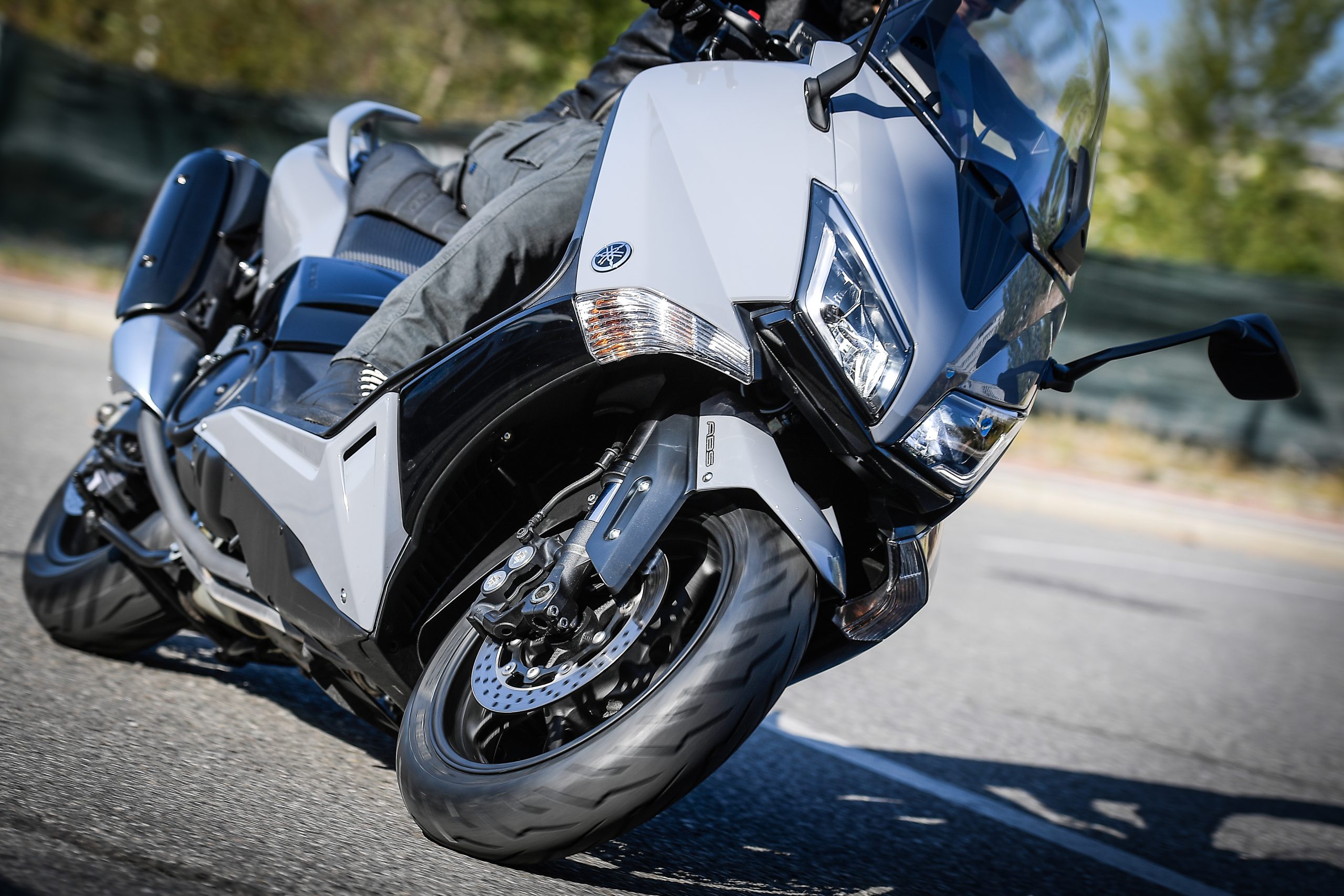 ยาง Pirelli DIABLO ROSSO SCOOTER - Pirelli ยางบิ๊กไบค์สายเลือด อิตาลี ...